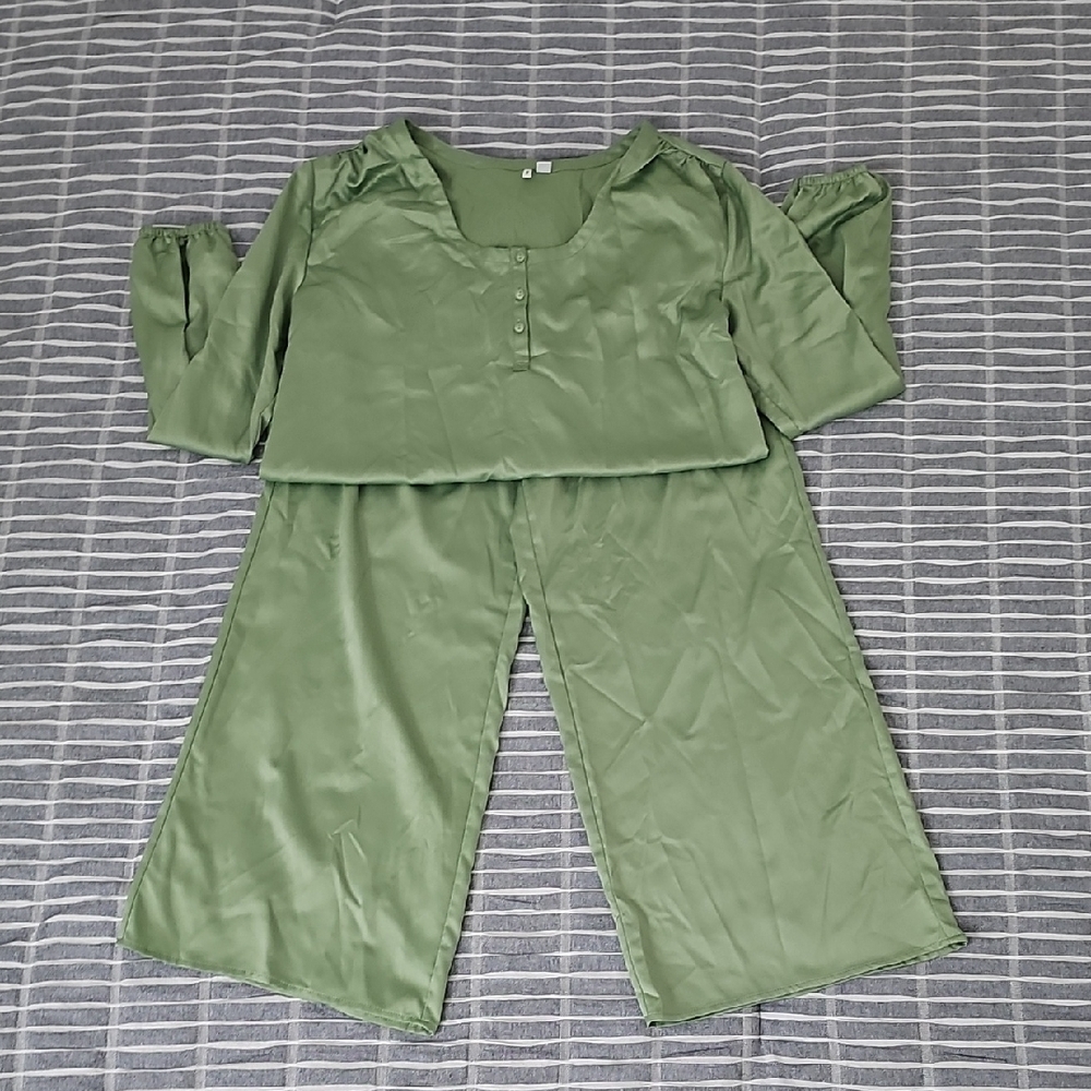Nordstrom Women's Sage Green Satin-Effect 2 Piece Pajama/Lounge Set Size XS - Picture 2 of 12